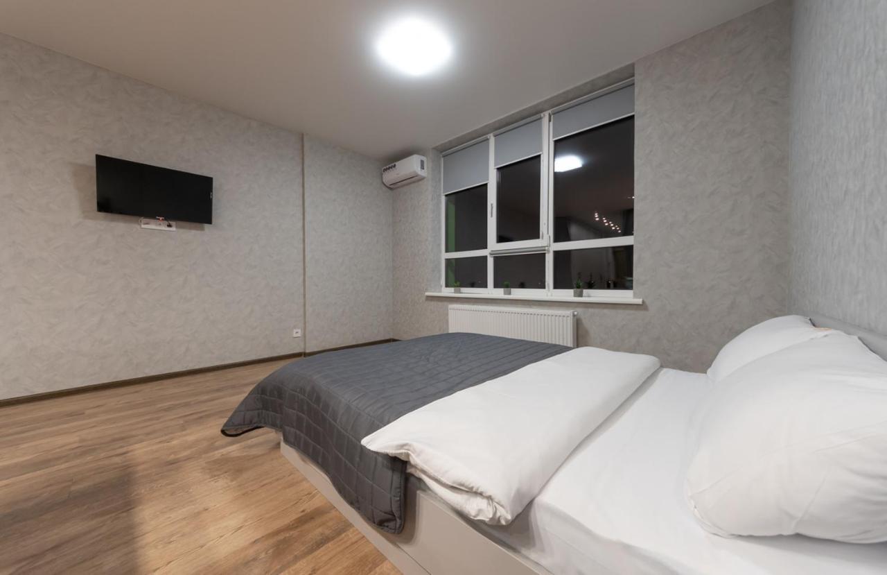 Flatrent Olympic Park, Метро Бориспільська Поруч! كييف المظهر الخارجي الصورة